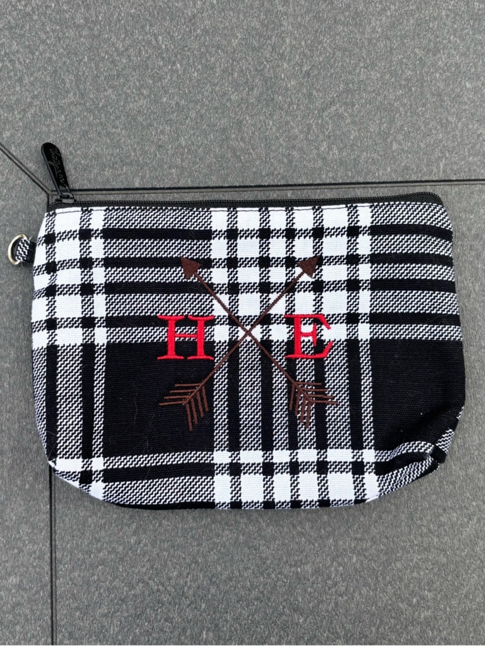 Like new! Thirty One 5x7 Zipper Pouch